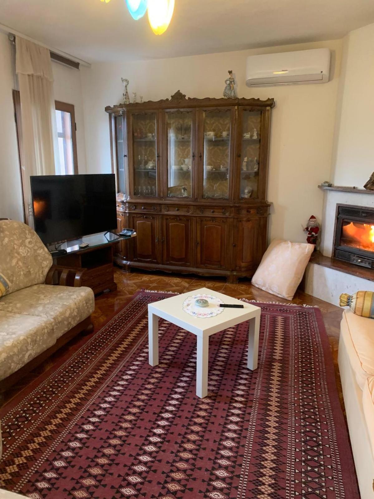 Guesthouse Villa Rosa Μπεράτ Εξωτερικό φωτογραφία