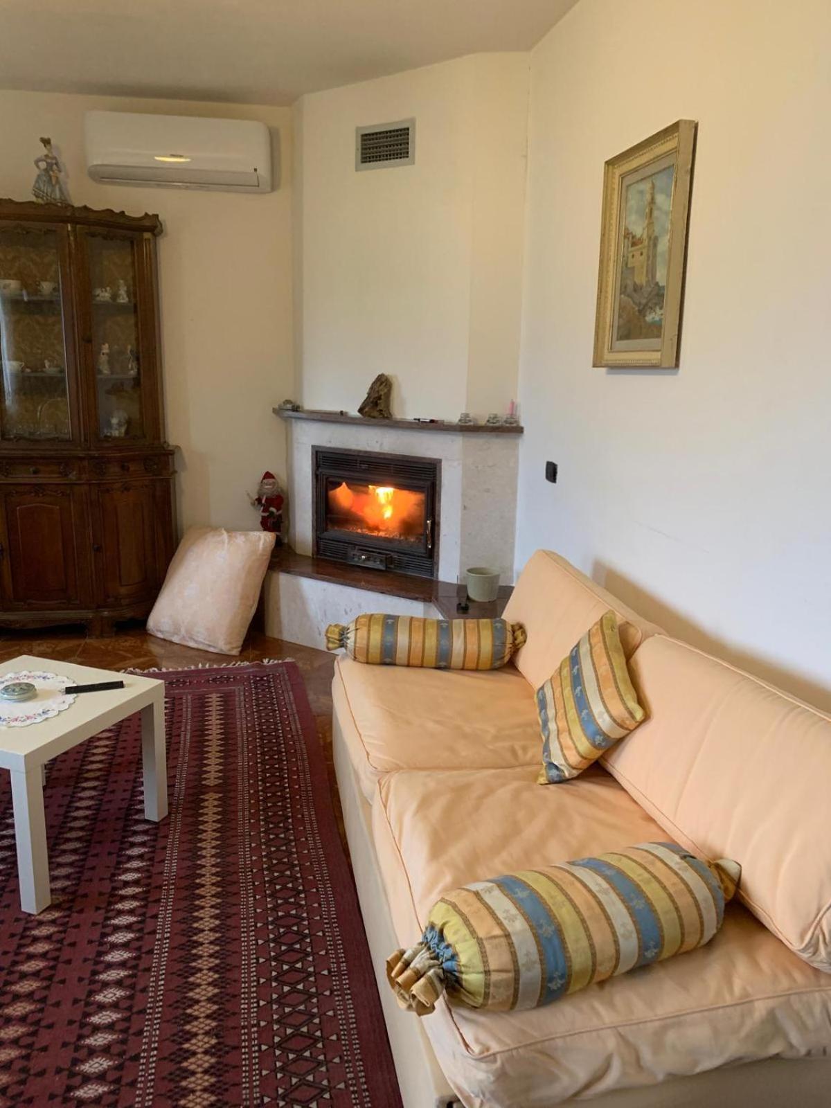 Guesthouse Villa Rosa Μπεράτ Εξωτερικό φωτογραφία