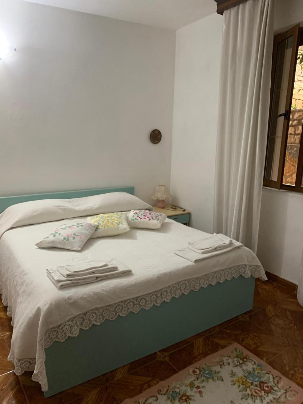 Guesthouse Villa Rosa Μπεράτ Δωμάτιο φωτογραφία