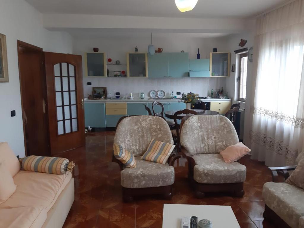 Guesthouse Villa Rosa Μπεράτ Δωμάτιο φωτογραφία